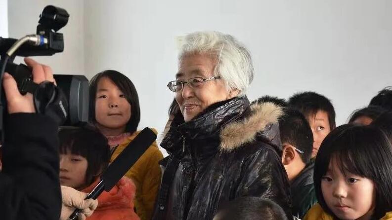 辽宁朝阳李淑清:扫公厕 探病人 79岁仍当志愿者